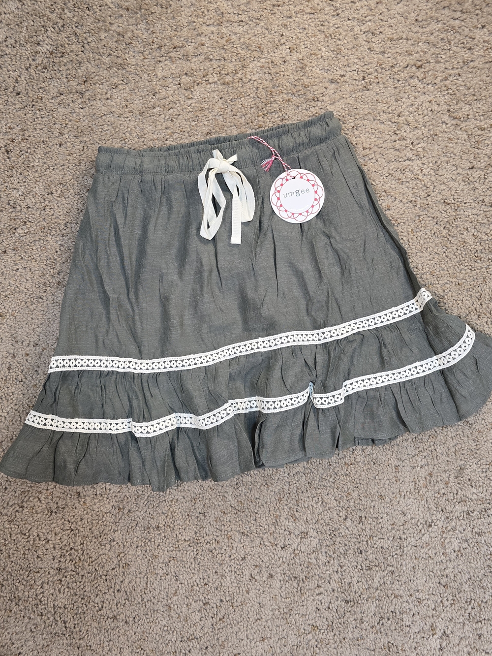 ✨ NWT Umgee Boho Tiered Ruffle Mini Skirt with Lace Trim - Green - Size S ✨